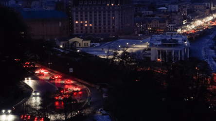 Де вимикатимуть світло завтра — графіки Укренерго - 285x160