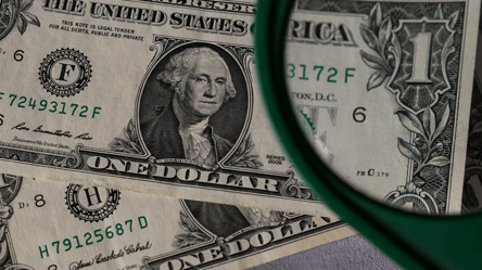 Долар побив новий історичний рекорд — який курс встановив Нацбанк - 285x160