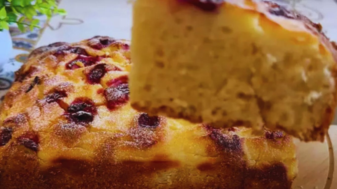 простий рецепт смачного пирога з ягодами 