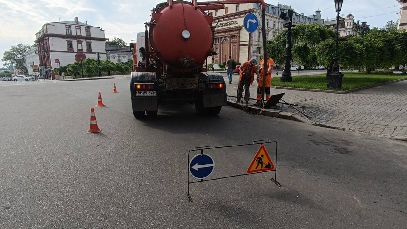 Одеські дороги: на яких вулицях працюватиме спецтехніка