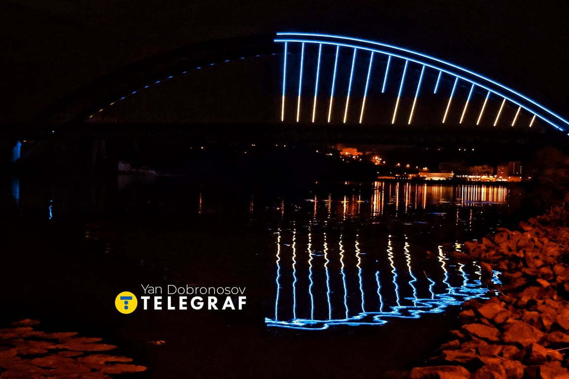Подільський міст у Києві 21 серпня