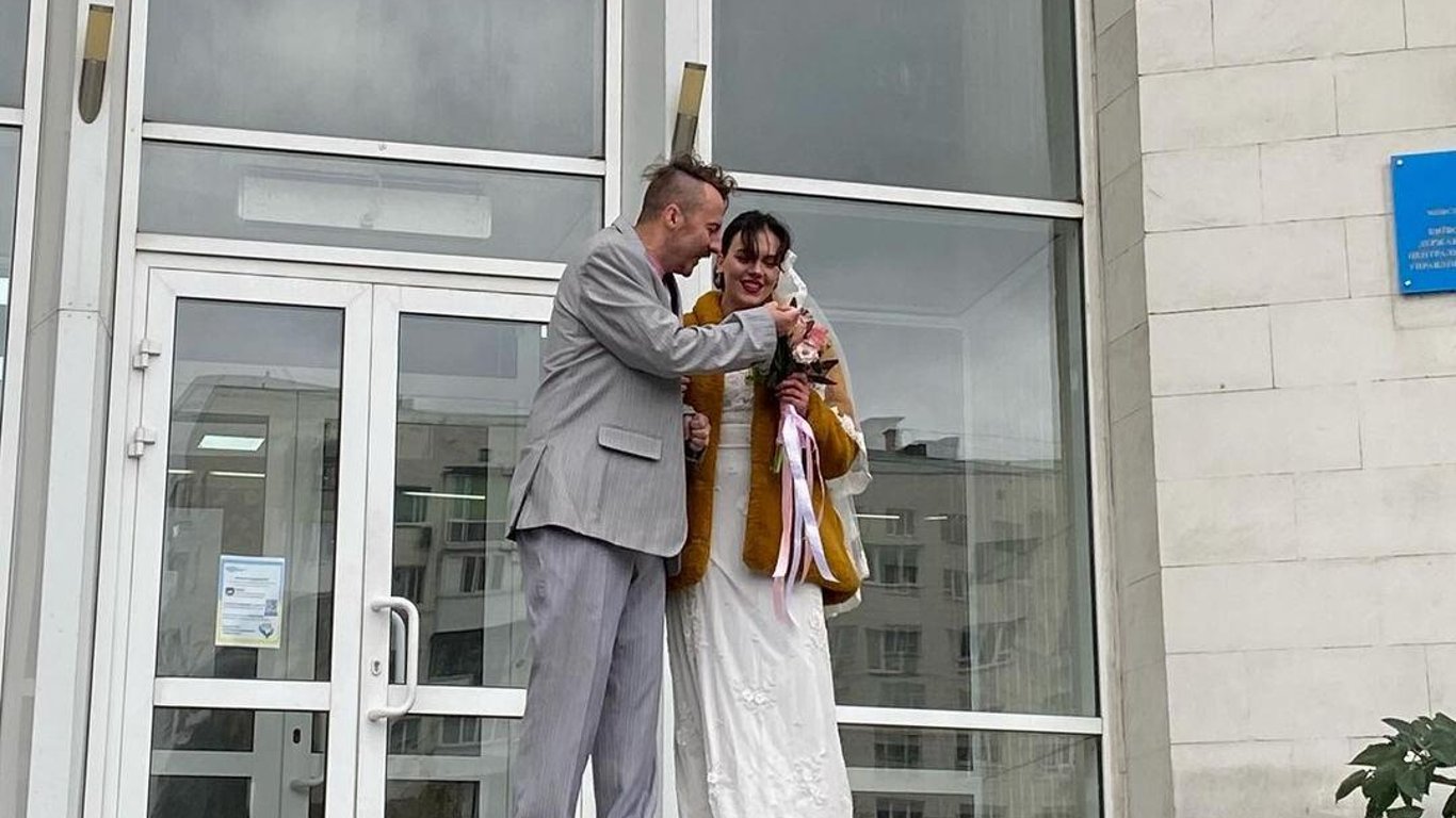 Клопотенко вперше прокоментував своє "весільне" фото біля ЦНАПу
