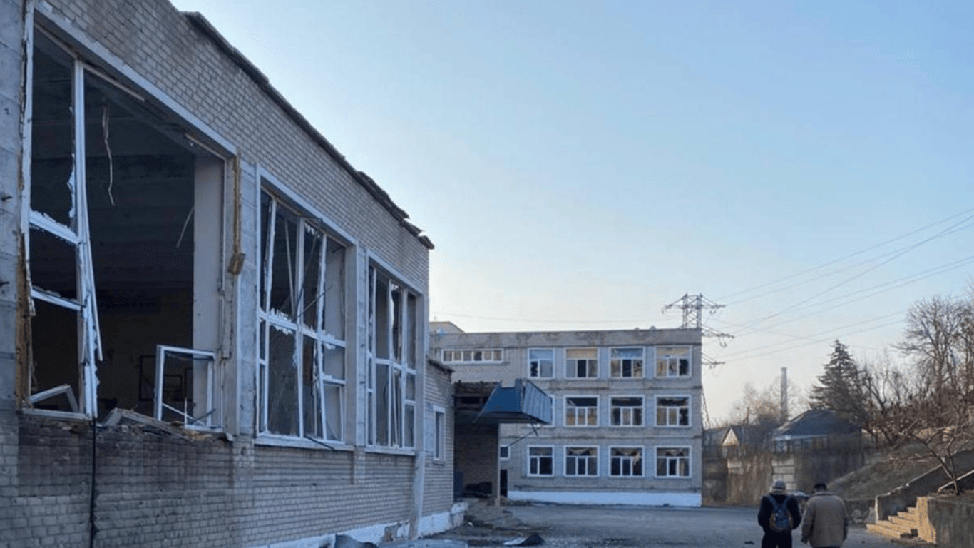В Изюме на Харьковщине ночью раздавались взрывы — прокуроры показали последствия атаки