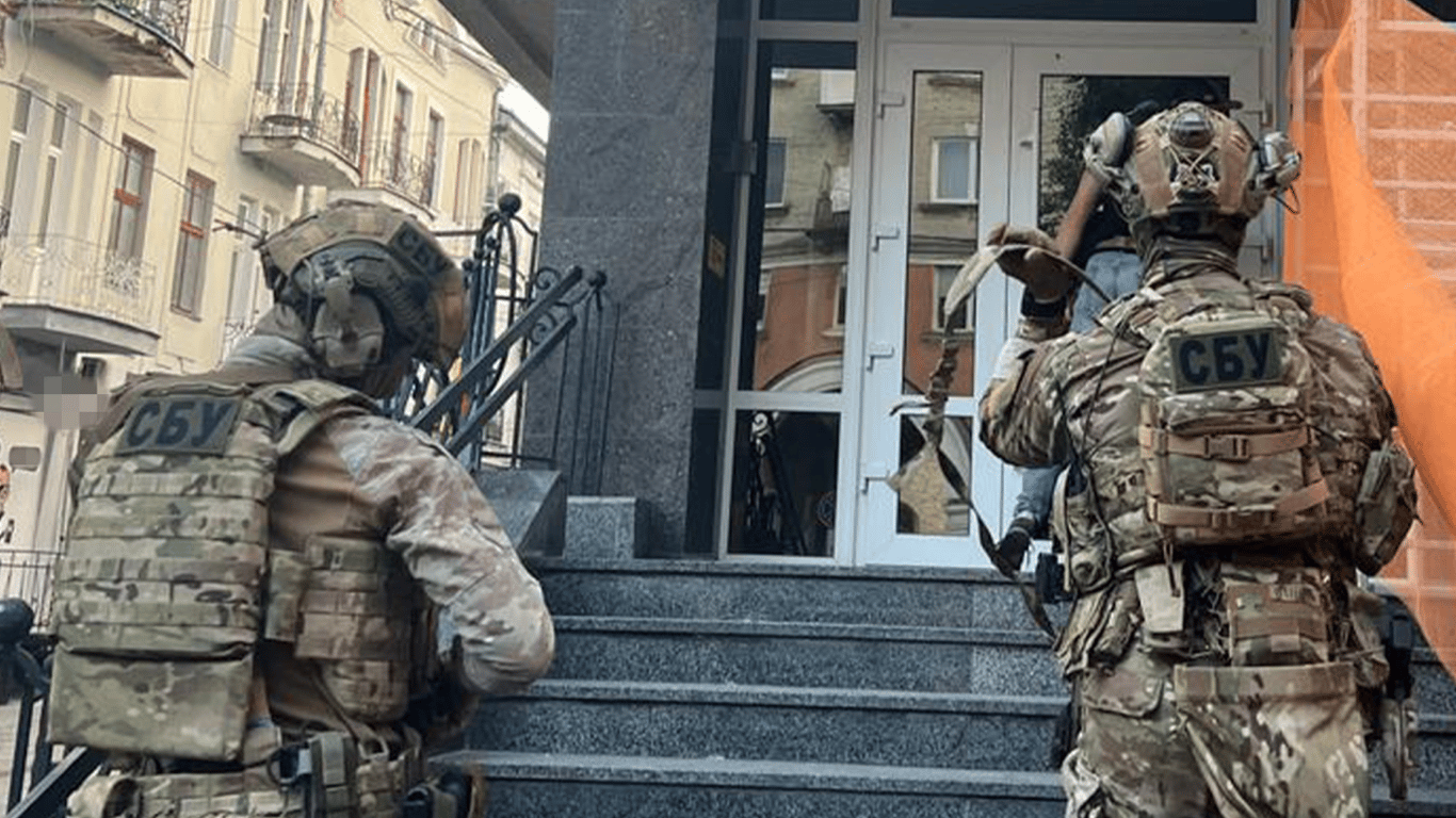 Украли 11 млн на генераторах для ВСУ: СБУ задержала должностных лиц