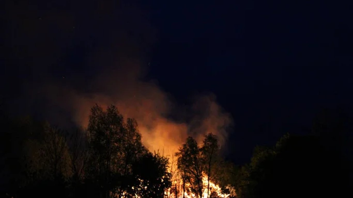 Взрывы в Хмельницкой области ночью: атака беспилотников врага