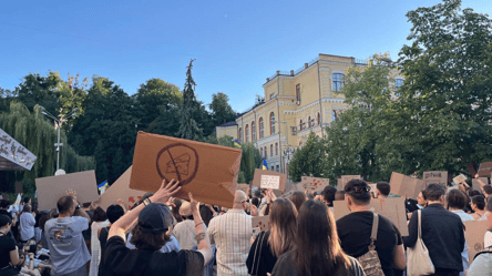 У Києві третій день не вщухають акції на підтримку Федорова: фото - 290x166