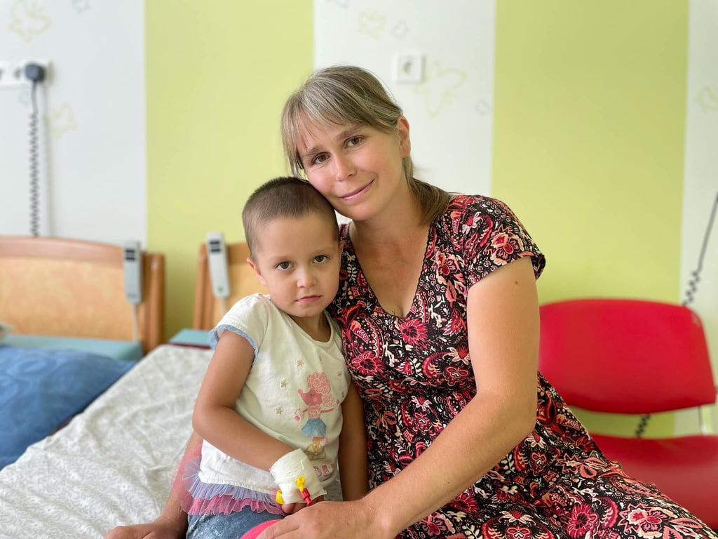 Аліна разом з мамою в лікарні Львова