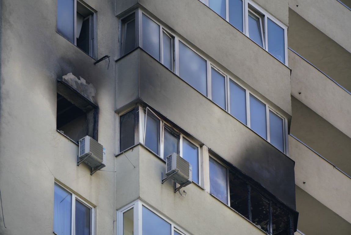 Результат удару дрона по багатоповерхівці