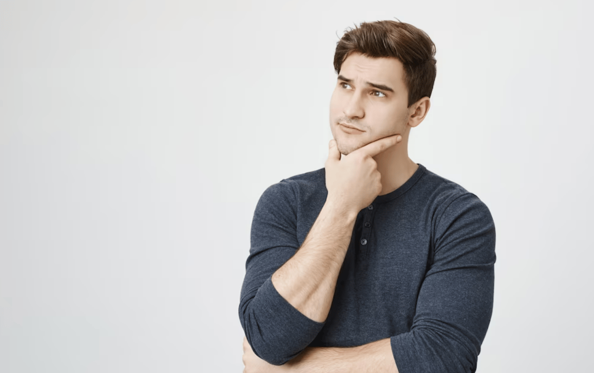 Мужчина, который думает над чем-то