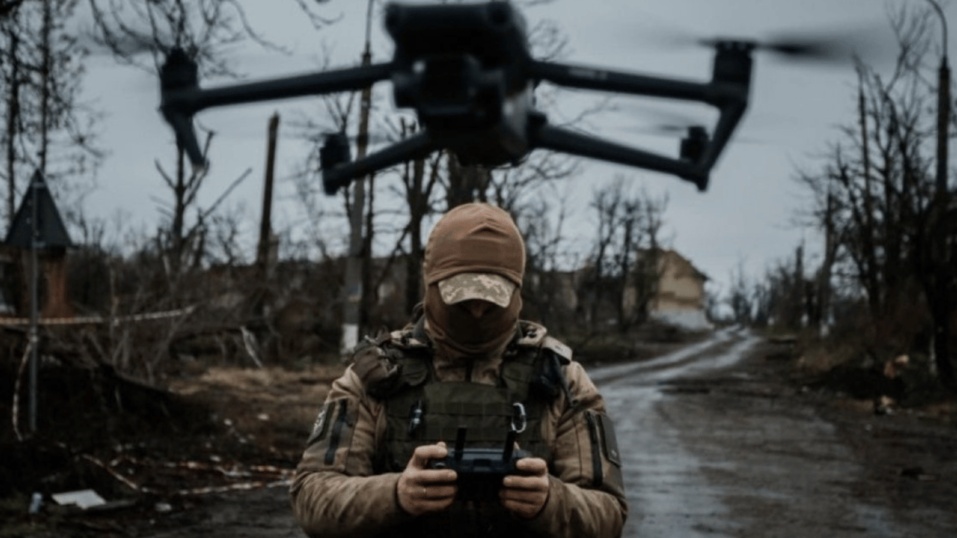 Війна технологій — як FPV-дрони допомагають на полі бою та яка їх ефективність