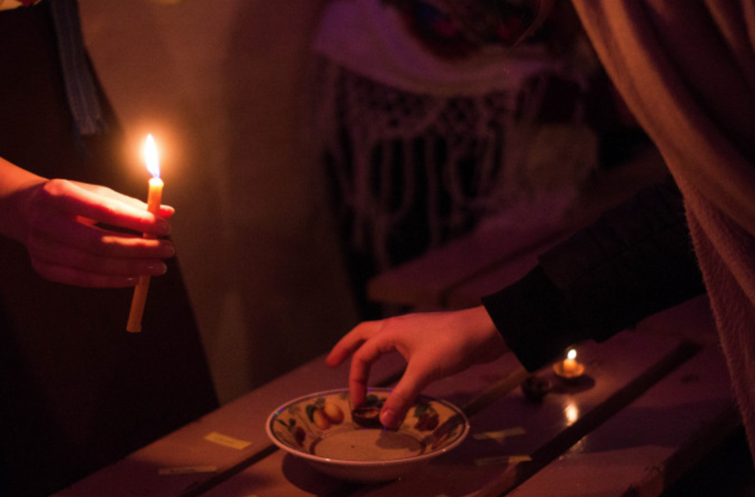 Дівочі ворожіння на судженого — коли чекати весілля