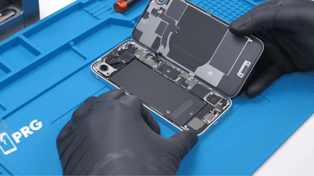 Blogger revealed iPhone 16e’s hidden features by disassembling it - 285x160