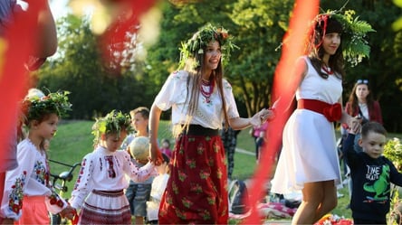 Украинцы празднуют Ивана Купала 2024 — открытки и теплые пожелания мира и счастья - 285x160