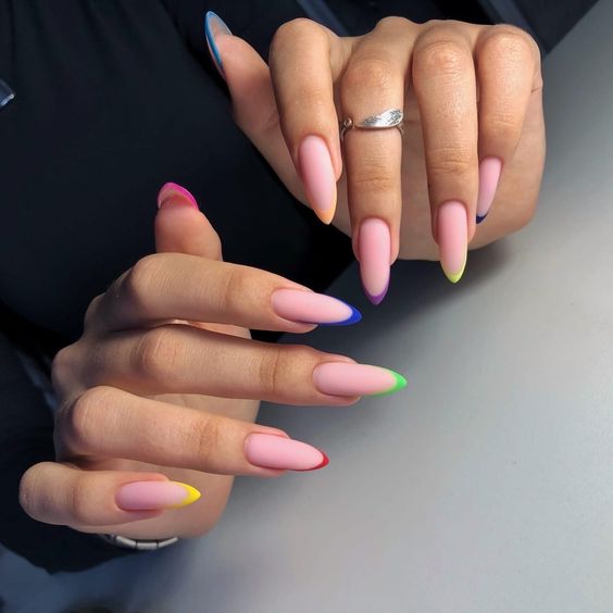 Яркий разноцветный френч на длинные ногти