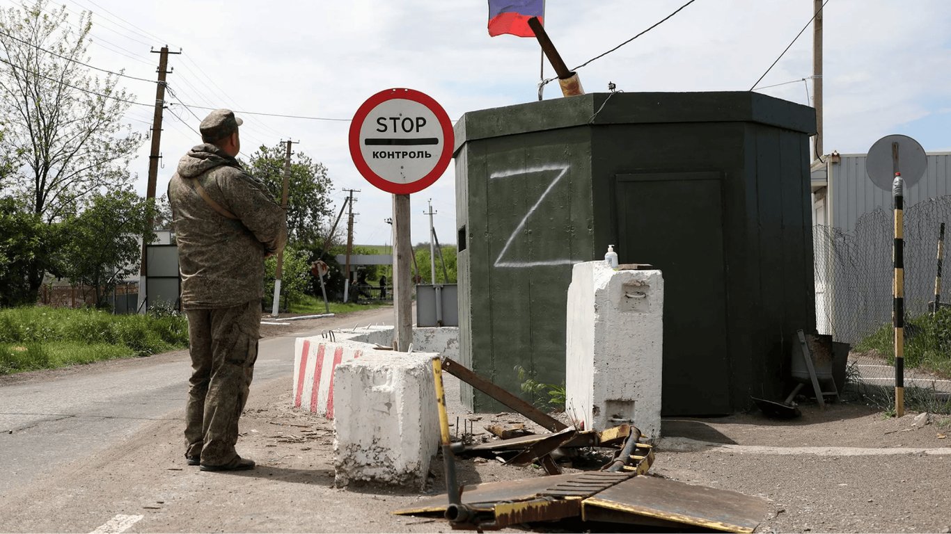 Выезд мужчин из оккупации за границу: кого могут экстрадировать в Украину