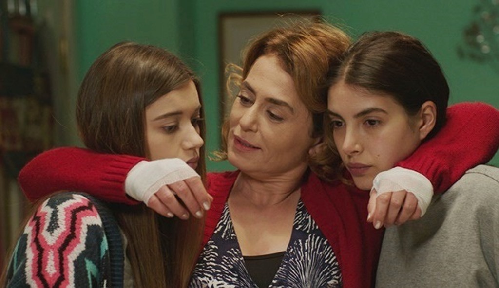 Серіал Пані Фазилет та її доньки - фото