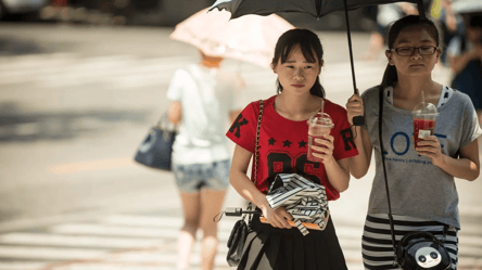 У Китаї люди знемагають від аномальної спеки: деталі - 285x160