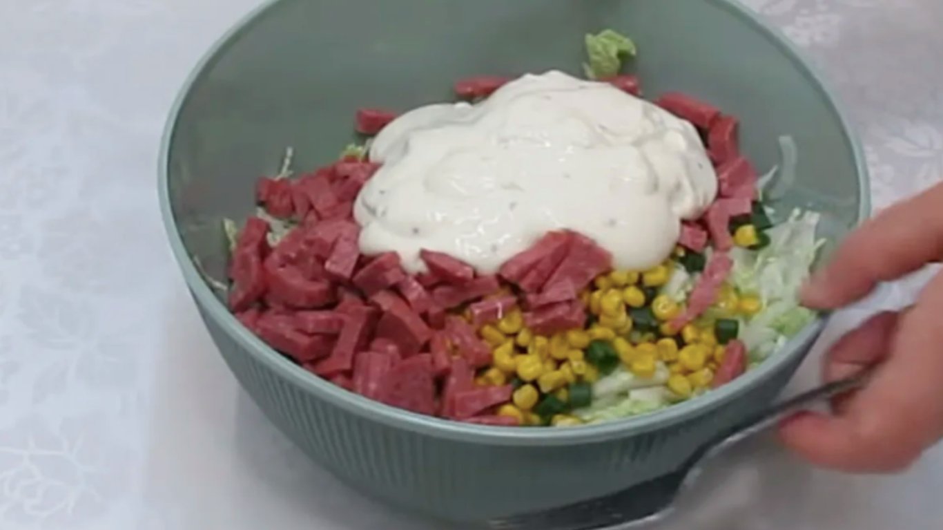 рецепт салату з пекінською капустою