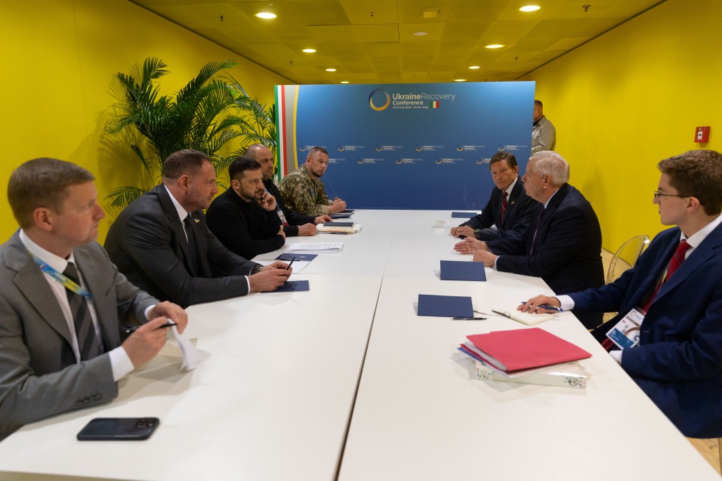 Зеленський обговорив з сенаторами США зброю та санкції проти РФ - фото 1