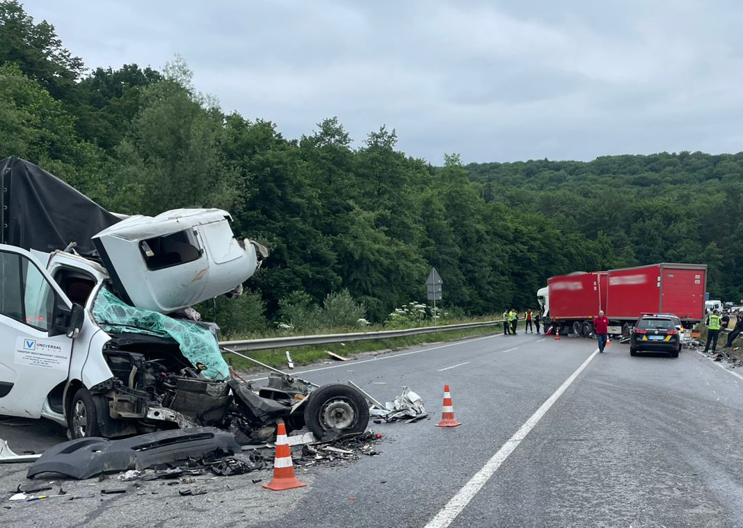 Наслідки ДТП. Фото: поліція Львівської області