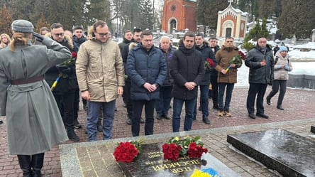 У Львові вшанували пам’ять Героїв Крут — фото і відео - 285x160