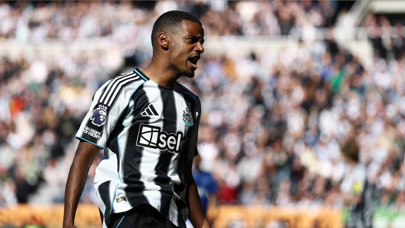 Александер Исак