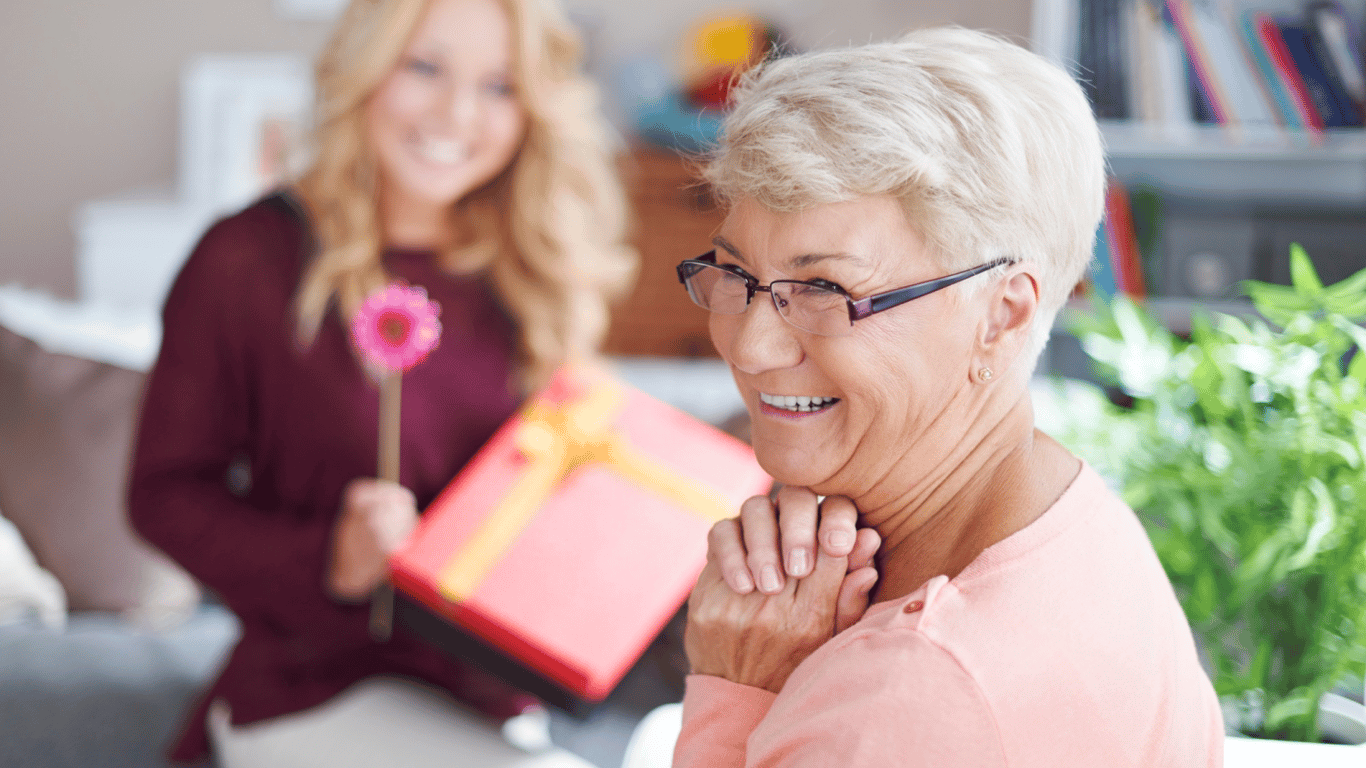 День матері 2026: який подарунок зробити бабусі, щоб висловити вдячність