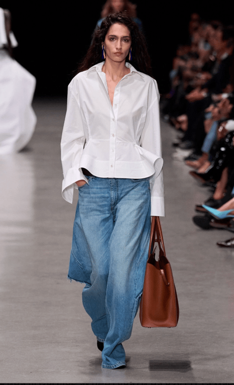 Джинси, що можна носити з білою сорочкою