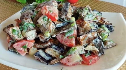 Рецепт салата из баклажанов и помидоров: исчезает со стола за 1 минуту - 285x160
