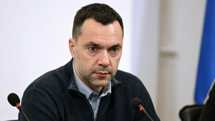Арестович раскритиковал прогноз правительства насчет окончания войны - 285x160