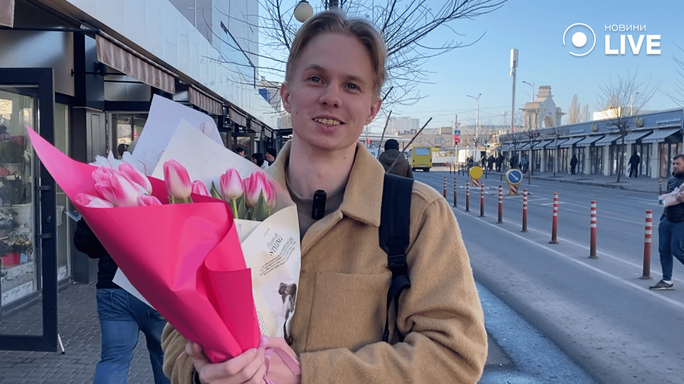 Чоловіки штурмують ринки Одеси — кому дарують квіти - фото 2