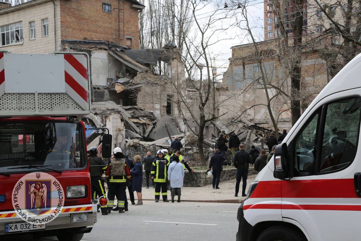 Наслідки обстрілу Києва 25 березня