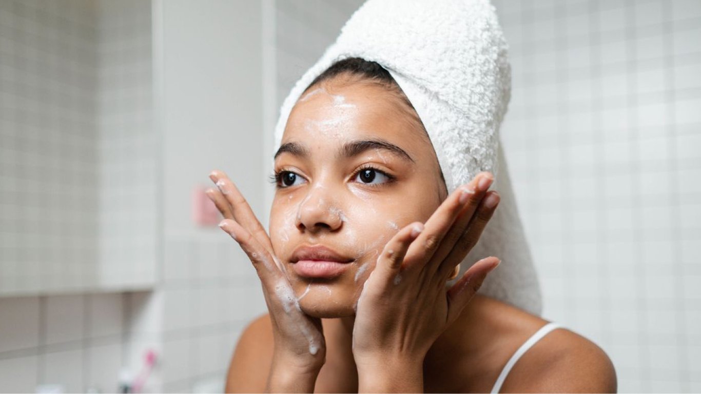Как сохранить макияж в жару: топ-4 бьюти-советов