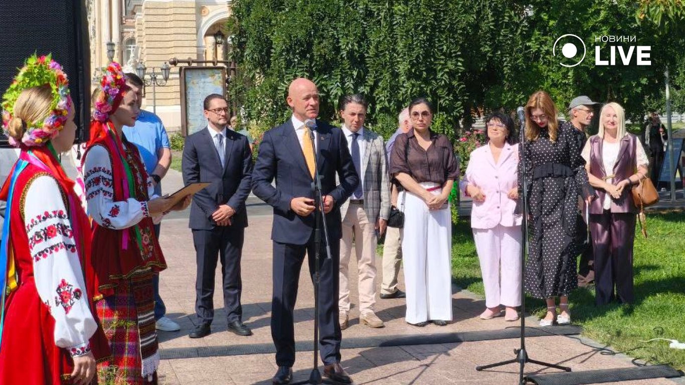 В Одесі на Алеї зірок відкрили ще одне ім'я - кому 