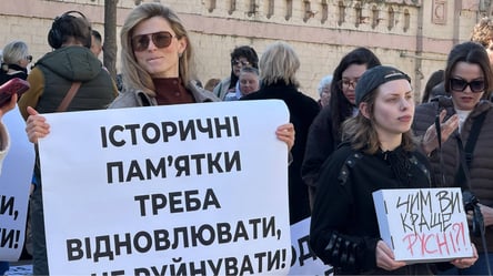 Одесити вийшли на мітинг: вимагають захисту пам'ятки архітектури - 285x160
