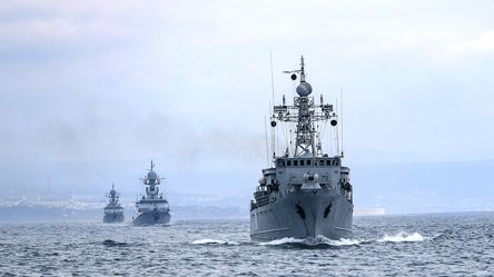 В ВМС рассказали о ситуации с вражескими кораблями в Черном море - 290x166