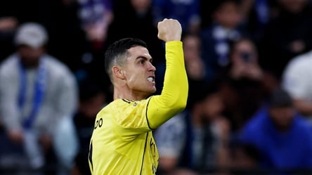 На Мадейрі підпалили статую Кріштіану Роналду - 285x160