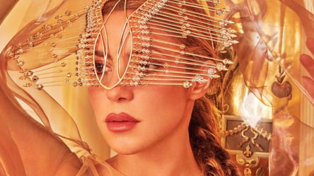 Золото и шелк: Шакира топлесс украсила обложку известного глянца - 285x160