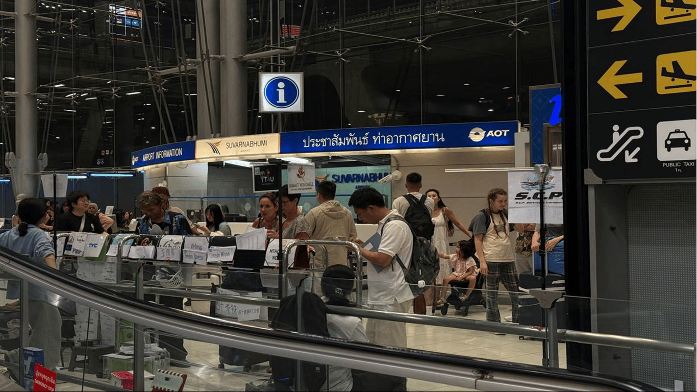 Война в Иране: специалисты объяснили, стоит ли сейчас бронировать авиабилеты