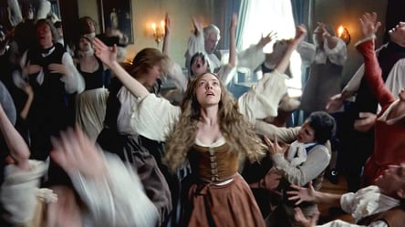 Amanda Seyfried stuns in the new religious drama — trailer - 285x160