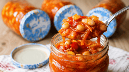 Фасоль "Верес" в густом томатном соусе на зиму: вкусный рецепт - 285x160