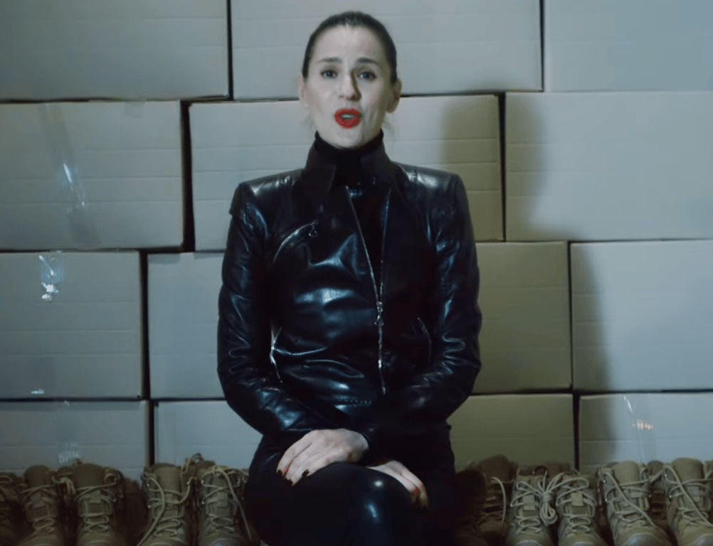 Єфросиніна перевтілилася у яскраву крадійку заради збору для ЗСУ - фото 3