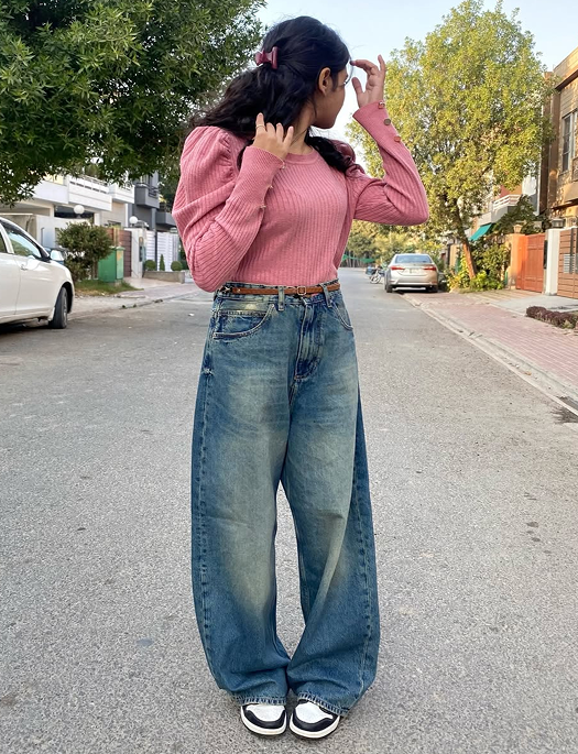 Яке взуття пасує до широких джинсів