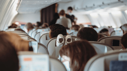 Тісні місця в літаку — які авіакомпанії не варто обирати - 285x160