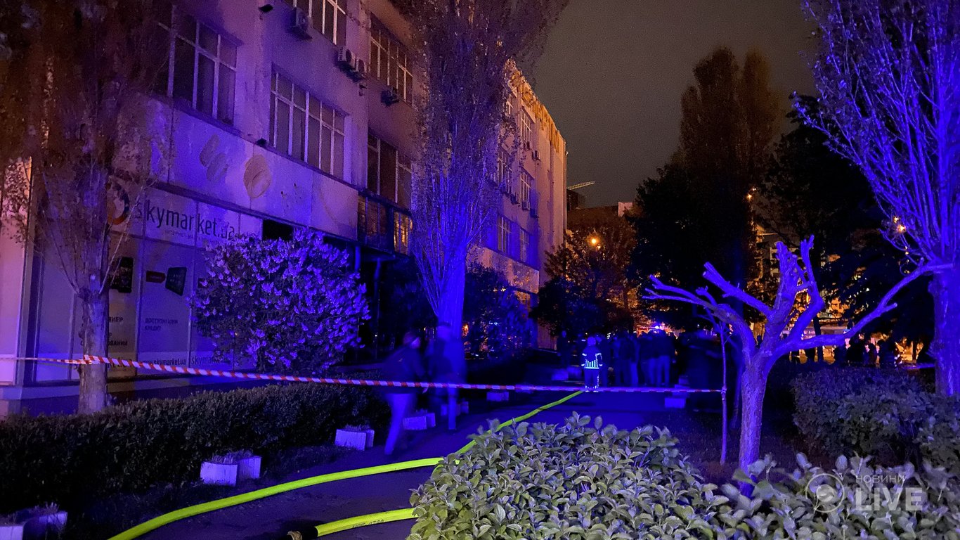 У Києві ліквідували пожежу, спричинену атакою безпілотниками: деталі від Новини.LIVE