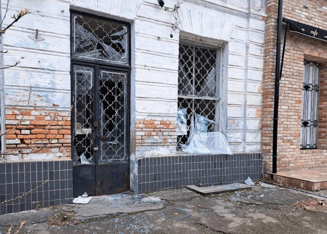 Вибухи в Нікополі — в ОВА показали руйнівні наслідки артобстрілу