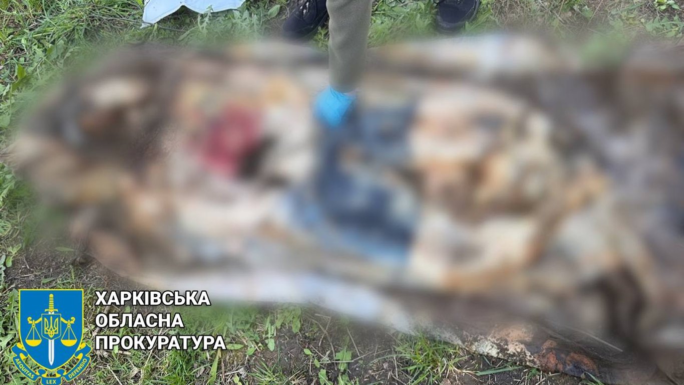 На Харківщині правоохоронці ексгумували тіло хлопчика, який загинув від російского снаряду