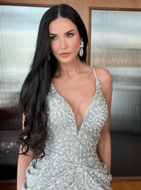 За довгим волосся важливо правильно доглядати