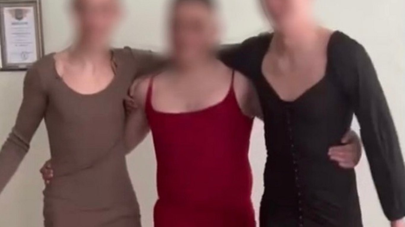 Скандал у луцькій школі: хлопці прийшли на заняття у сукнях