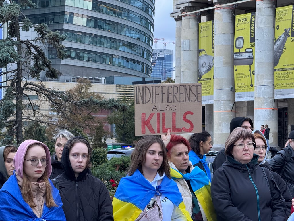 В Варшаве прошла акция в поддержку военнопленных — фото - фото 14